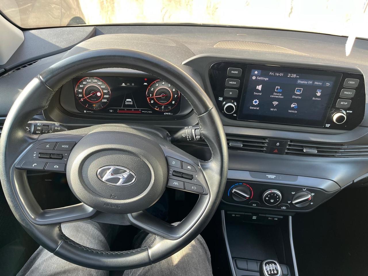 Hyundai i20-1.2 benz-full-2023