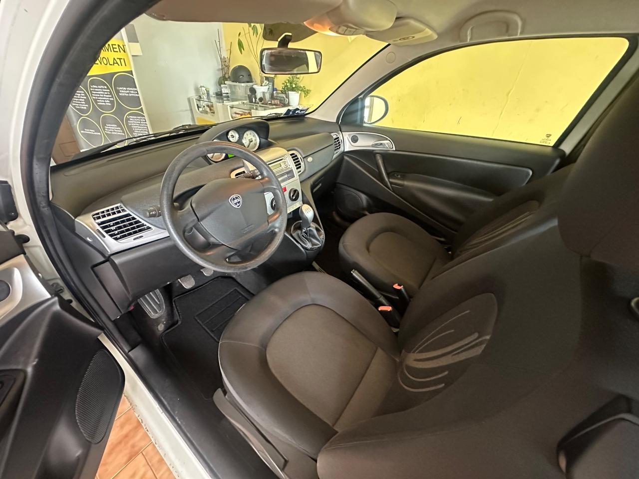 Lancia Ypsilon 1.3diesel per neopatentati