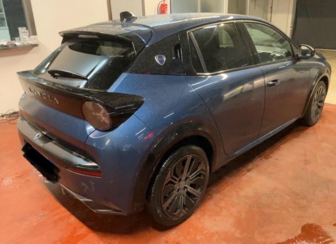 Lancia Ypsilon Hybrid DCT Edizione Cassina-Km17500-