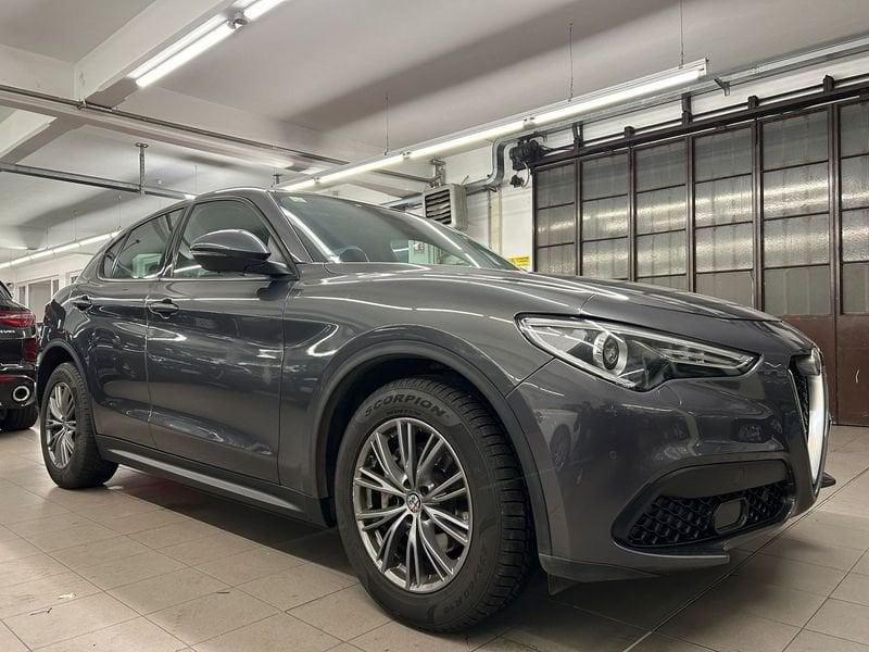 Alfa Romeo Stelvio 2.2 Turbodiesel 160 CV AT8 RWD