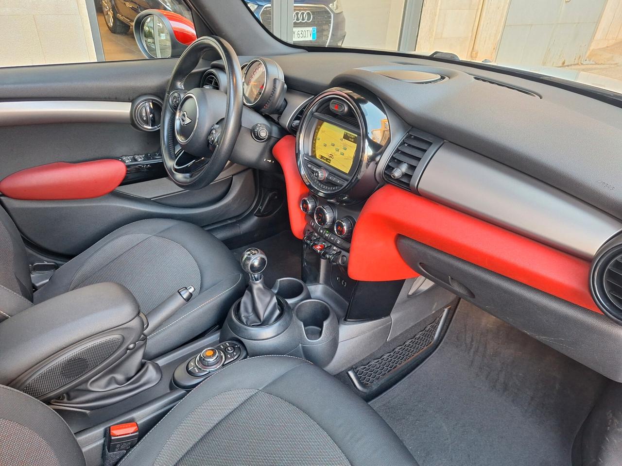 Mini 1.5 Cooper D Business XL 5 porte