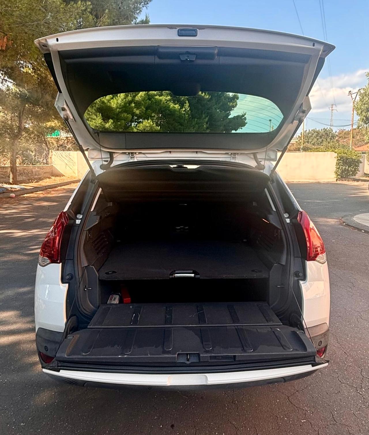 Peugeot 3008 1.6 HDi 115CV Business