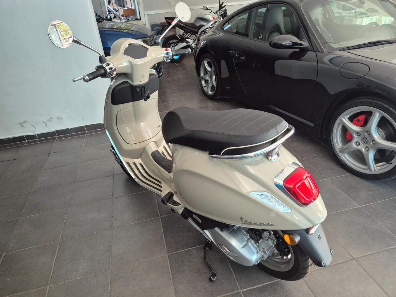 Vespa primavera