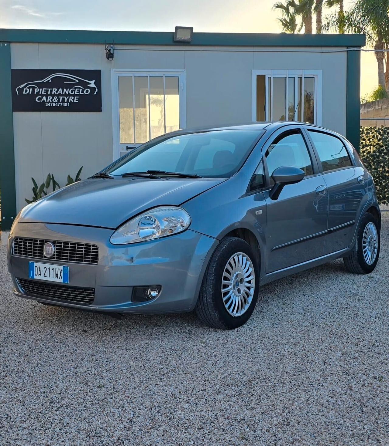 Fiat Grande Punto 1.2 5 porte desing Giugiaro