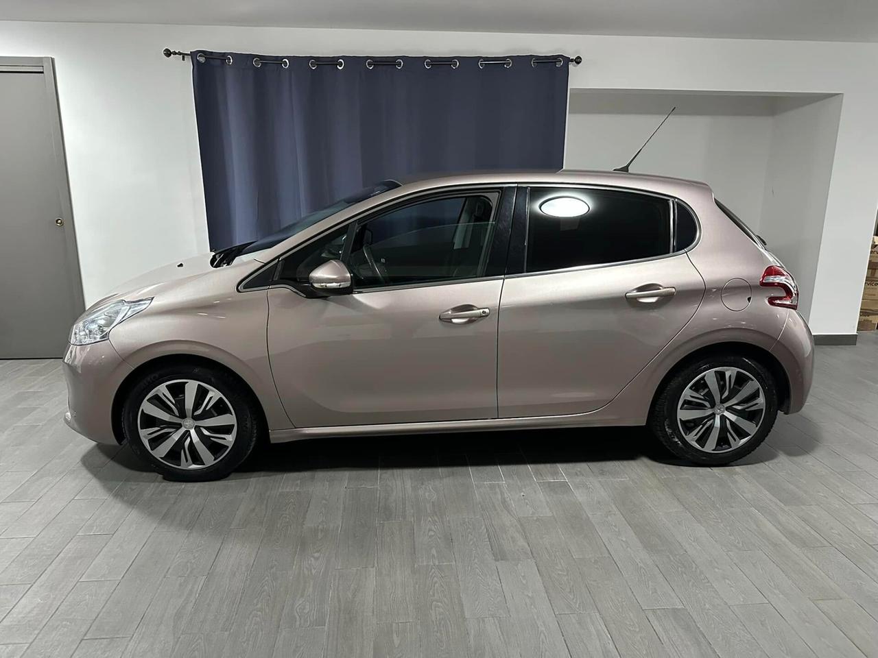 Peugeot 208 1.6 e-HDi 92 CV Stop&Start 5 porte Allure