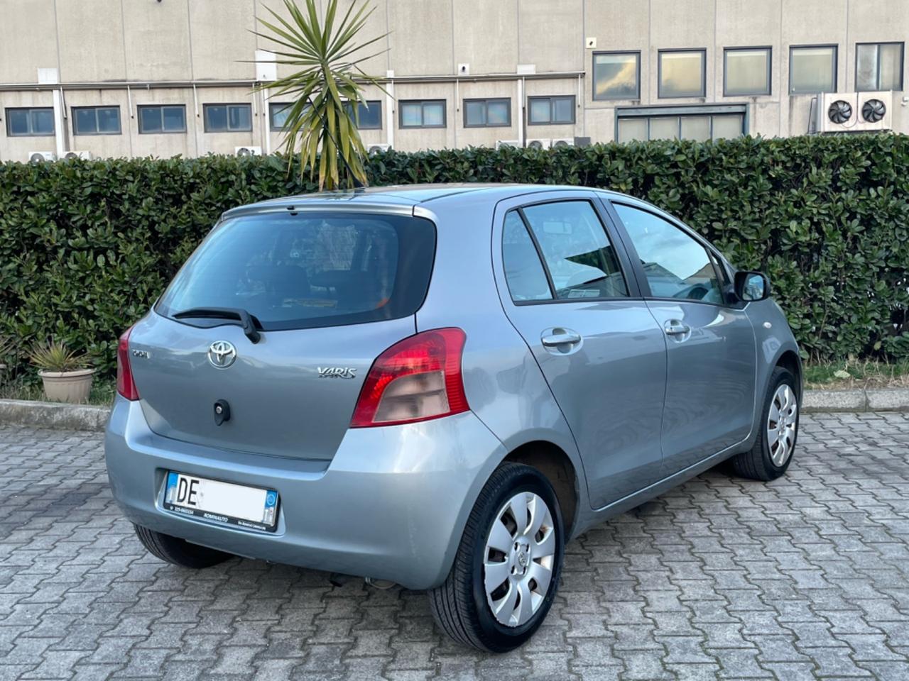 Toyota Yaris 1.0 5Porte Neopatentati