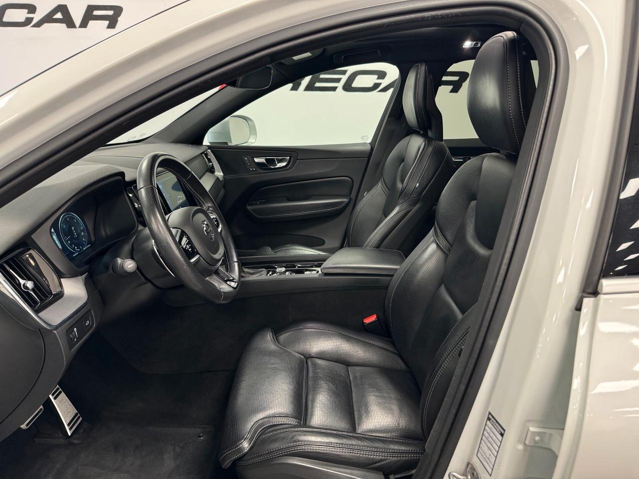 Volvo XC 60 XC60 D4 AWD Geartronic R-design TETTO FULL