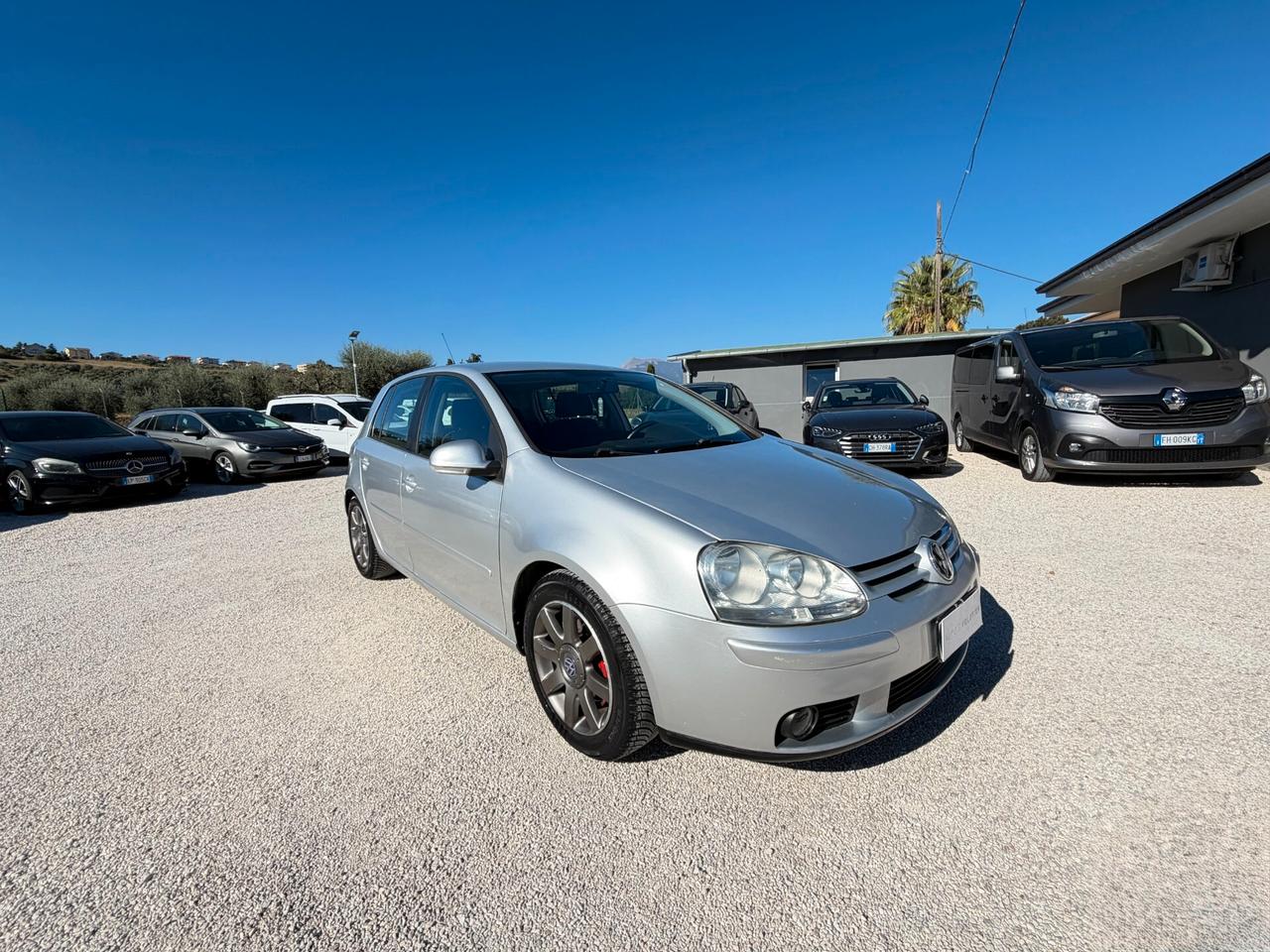 Volkswagen Golf 1.9 TDI 5p. Sportline 77 kw 105 cv 274.805 km
