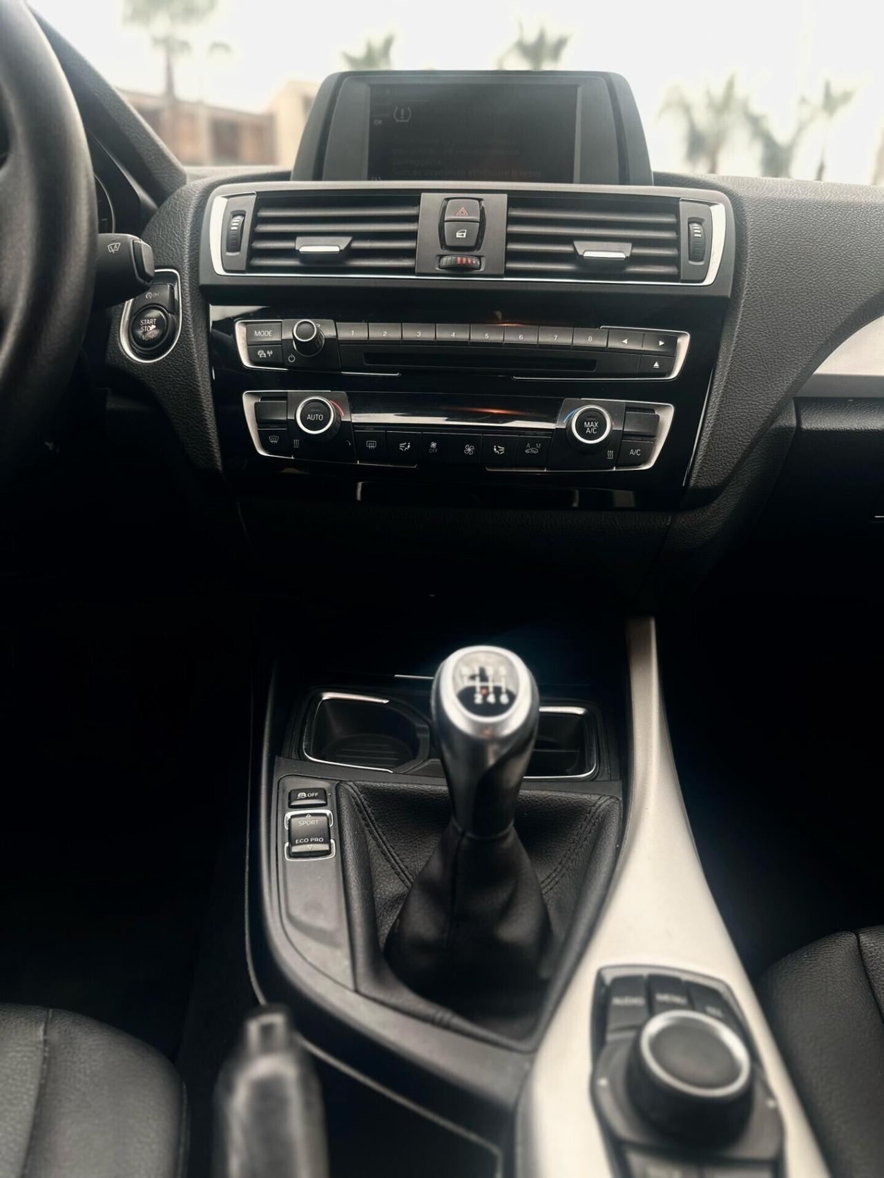 Bmw 118 116d 5p. Urban