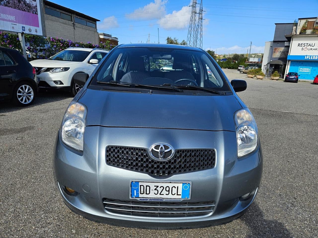 Toyota Yaris 1.0 5 porte