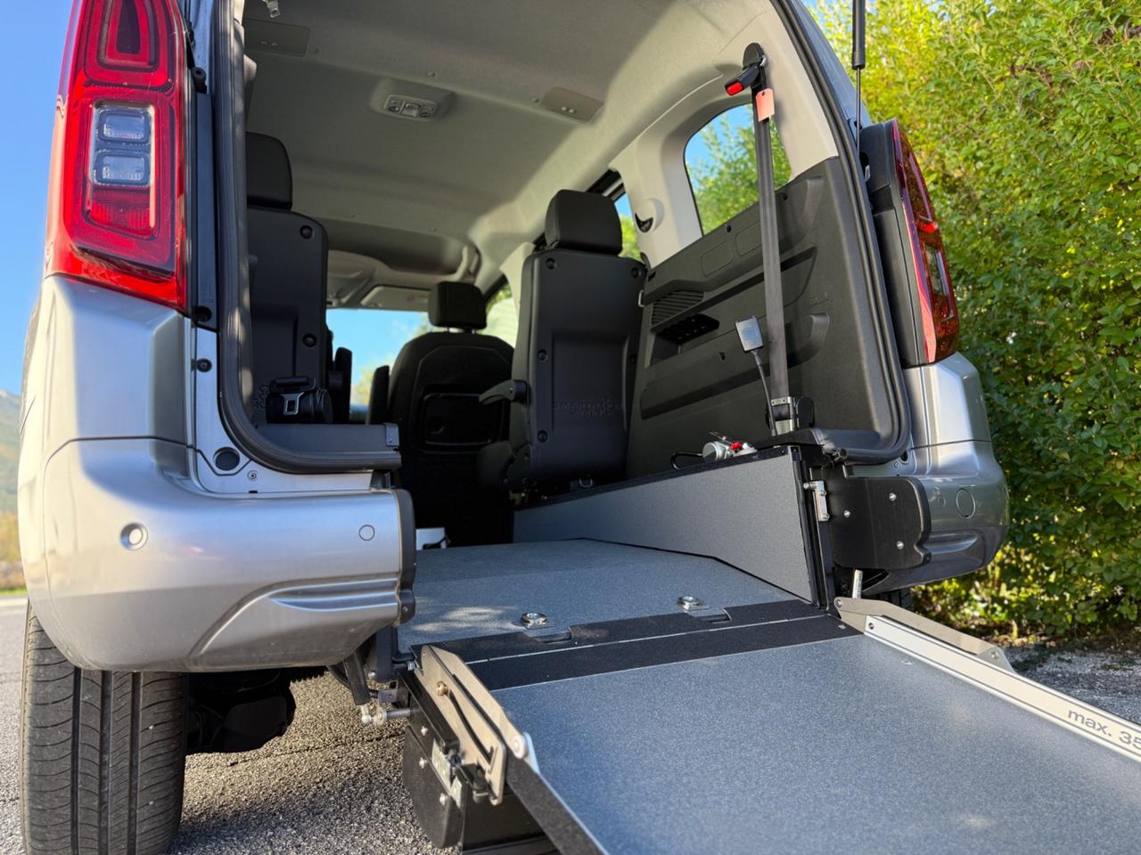 Opel Combo Life 1.5D - Auto per disabili