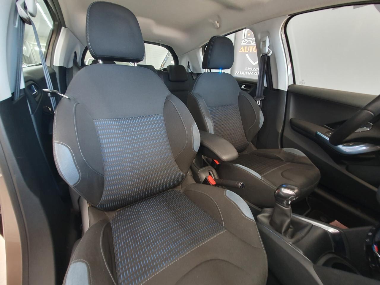 Peugeot 208 1.2 VTi 82 CV Allure 2012