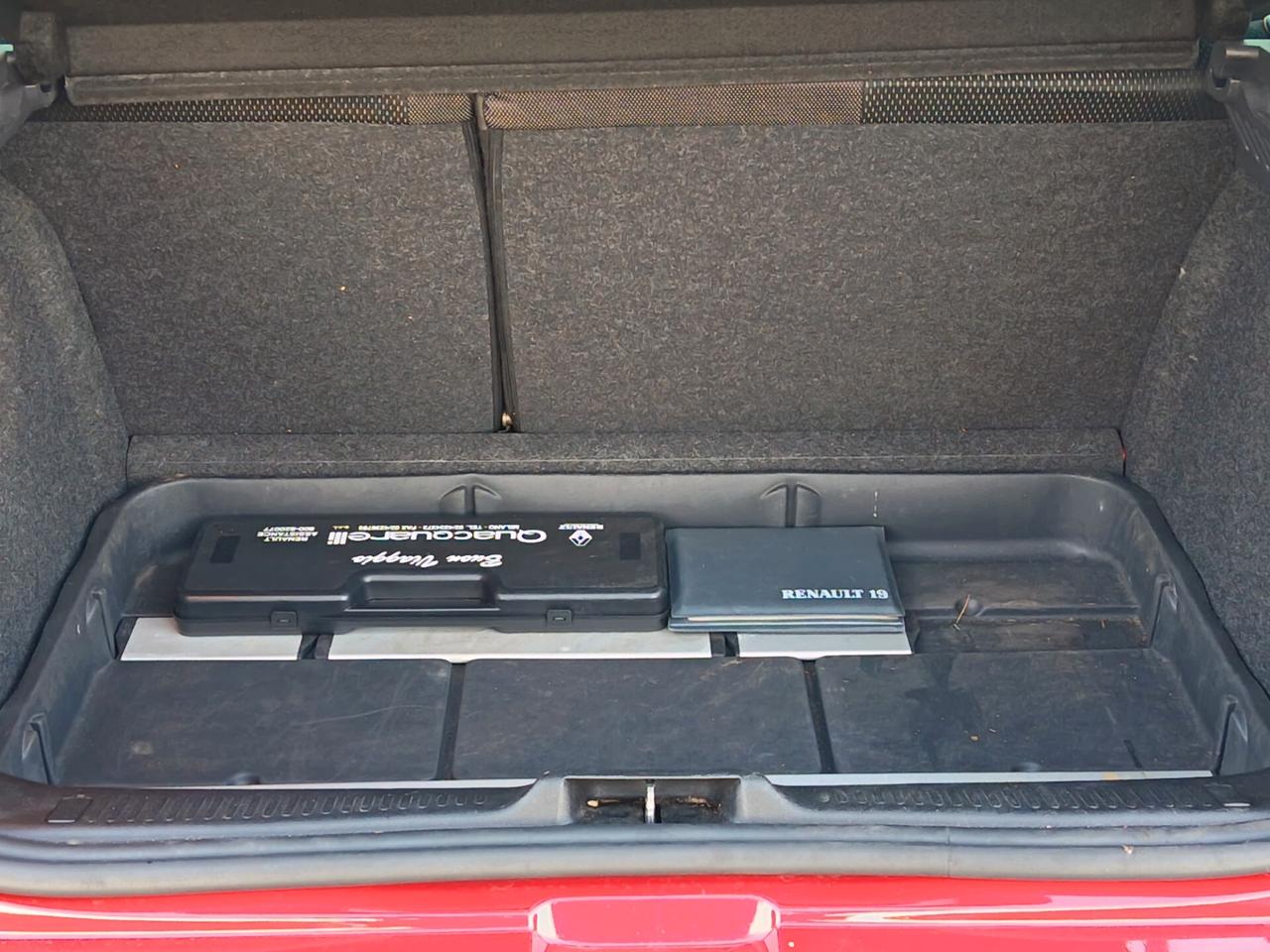 Renault Clio 1.2 16V 5 porte Le Iene