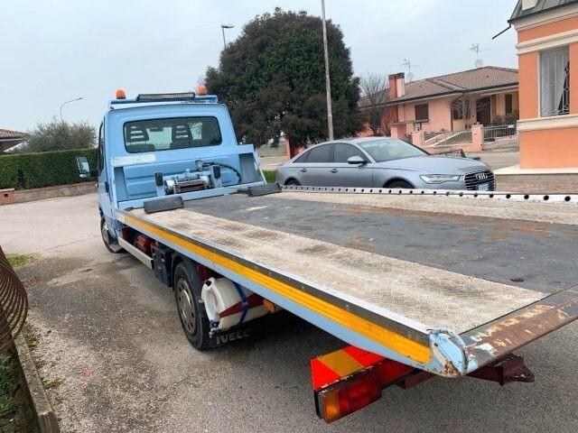 Iveco Daily carroatrezzi iveco 35c15 g
