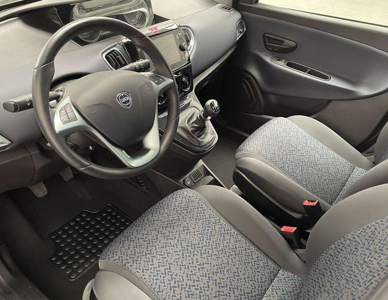 Lancia Ypsilon 1.0 FireFly 5 porte S&S Hybrid Platino