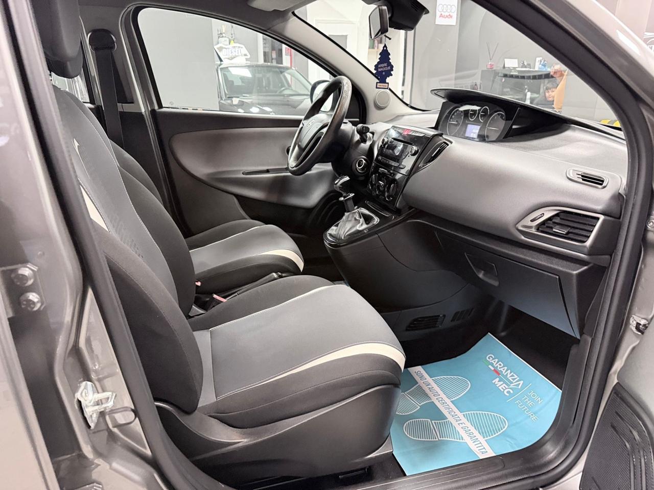 Lancia Ypsilon 0.9 TwinAir 85 CV 5 porte Metano Ecochic Elefantino