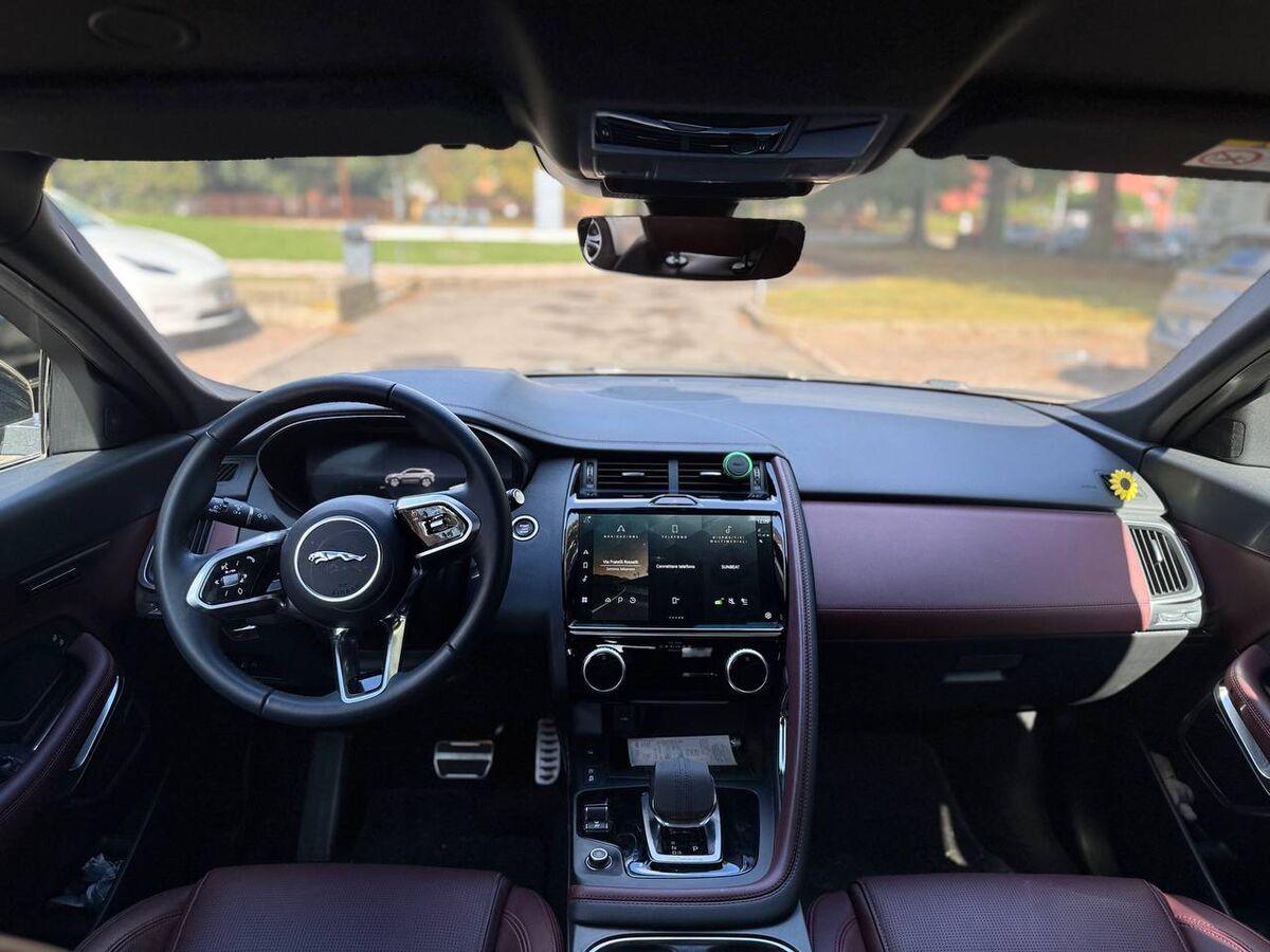 Jaguar E-Pace 2.0d i4 mhev R-Dynamic Black awd 163cv auto