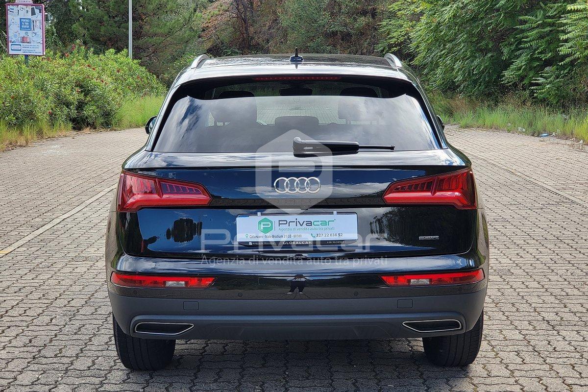 AUDI Q5 40 TDI quattro S tronic Business