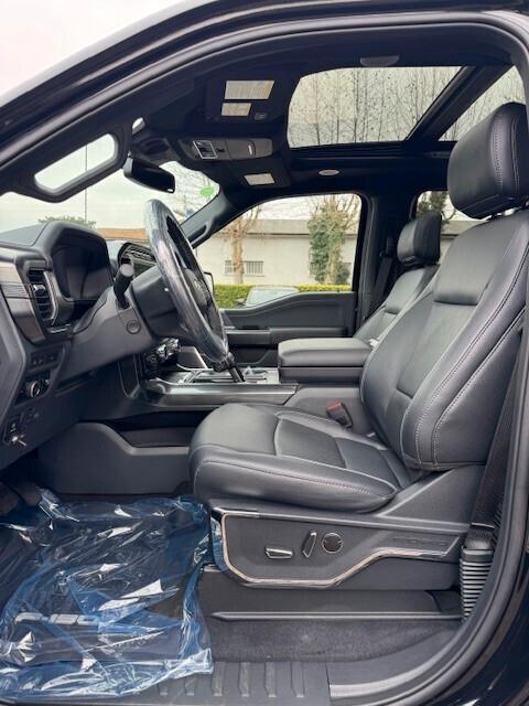Ford F 150 LARIAT 5.0L V8 4x4 SUPERCREW - BLACK ROCK