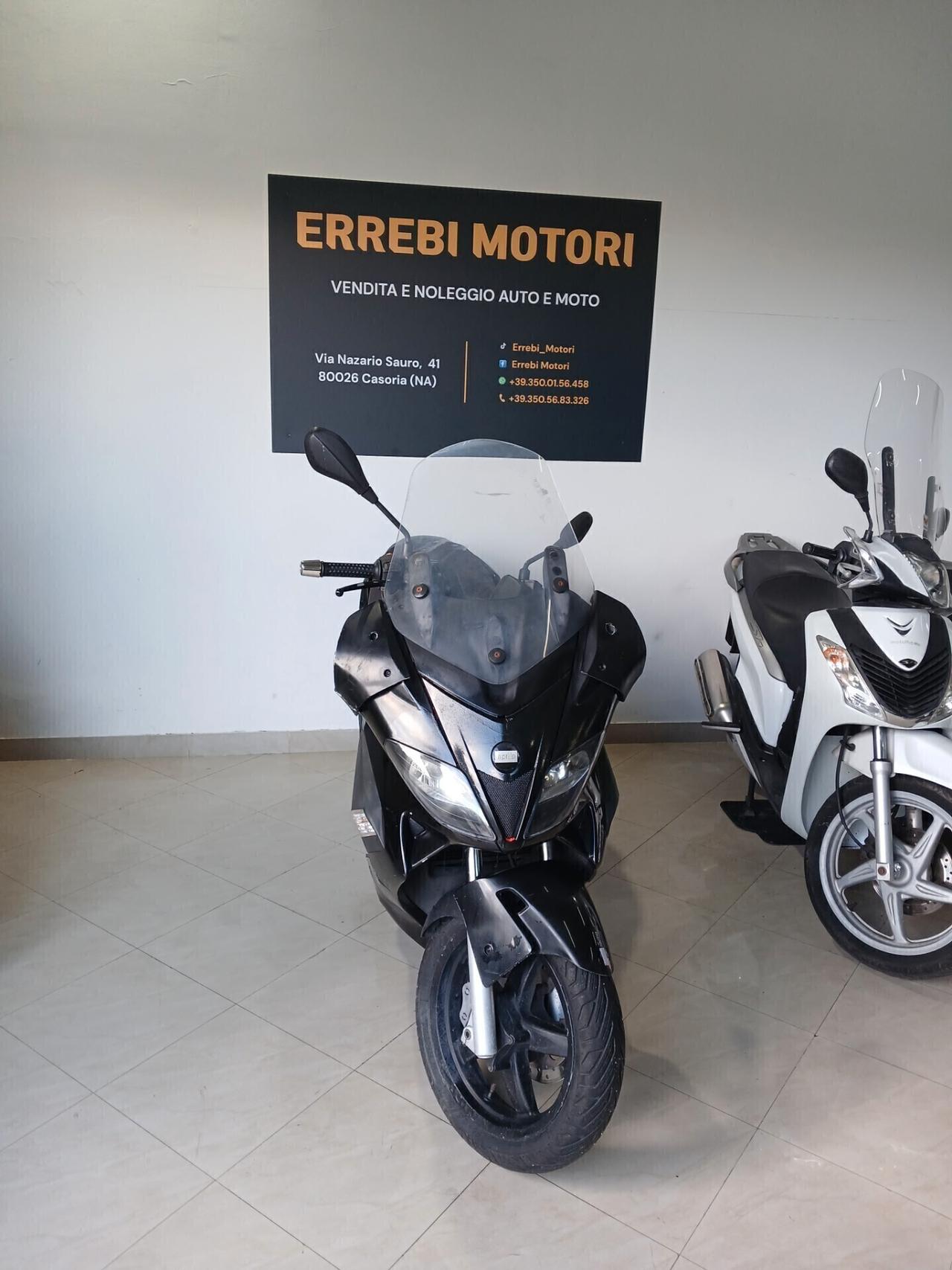 Aprilia SR Max 300 GARANTITO 12 MESI