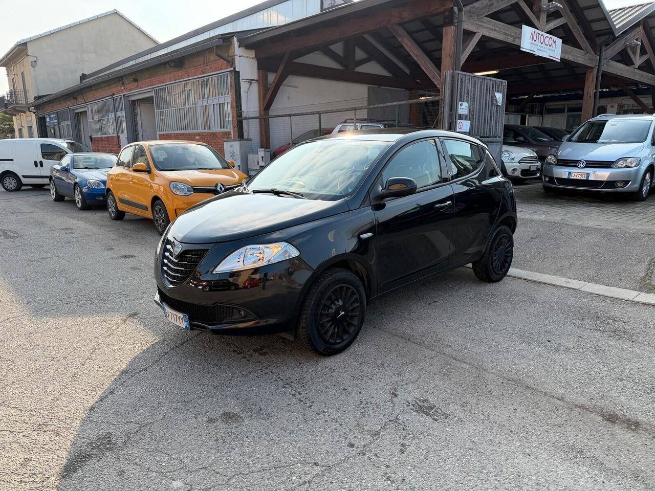 Lancia Ypsilon 0.9 TwinAir 85 CV 5 porte GPL Ecochic Gold