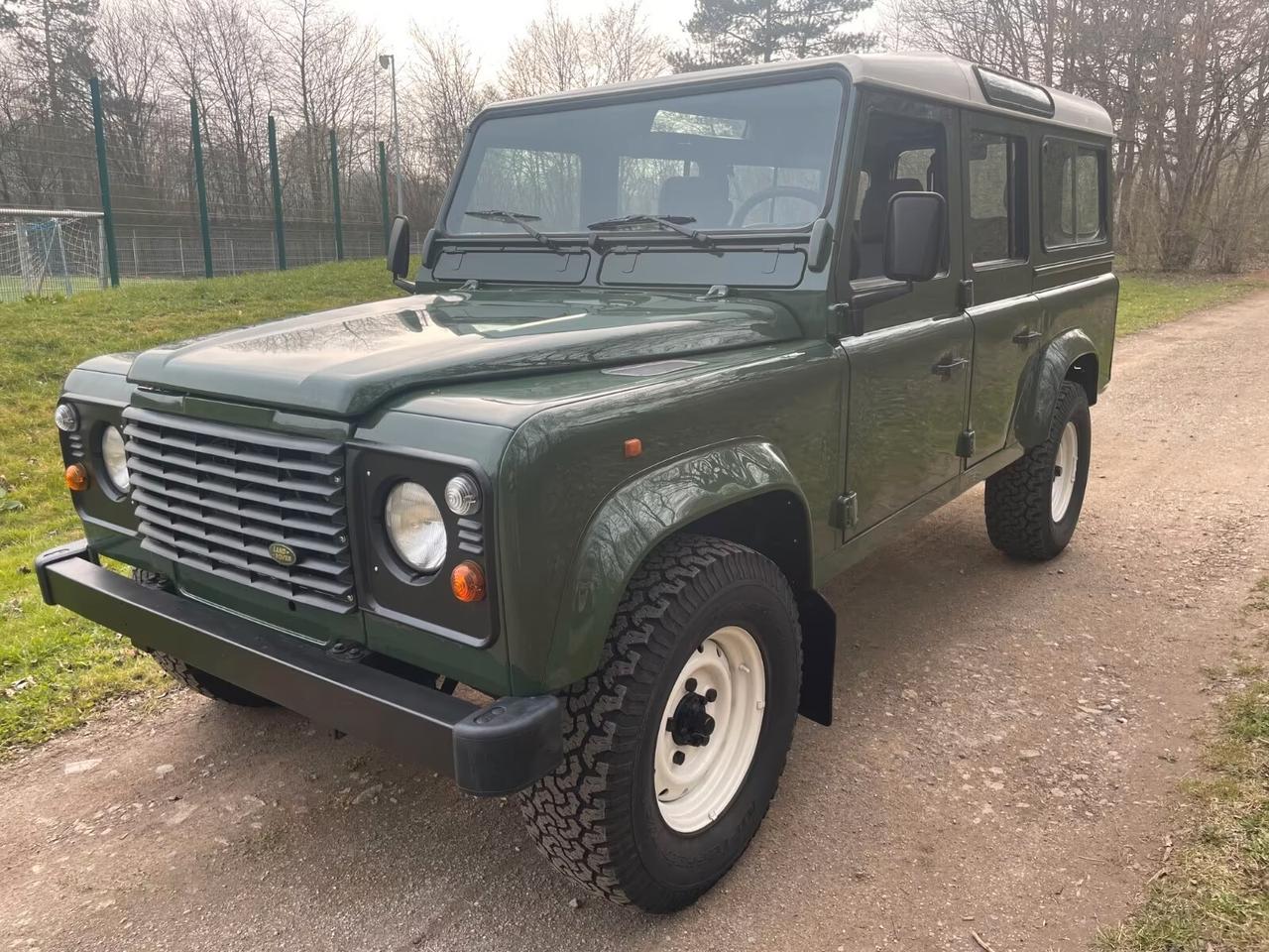 Land Rover Defender 300Tdi SW completamente restaurato