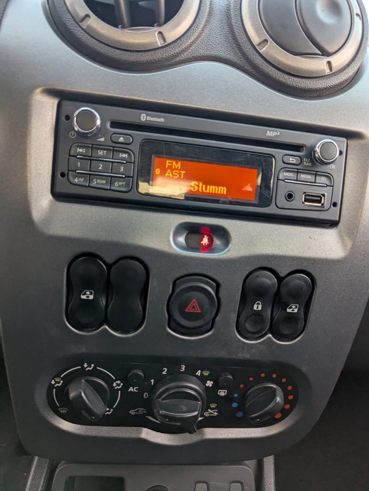 Dacia Duster 1.6 110CV 4x2-2014