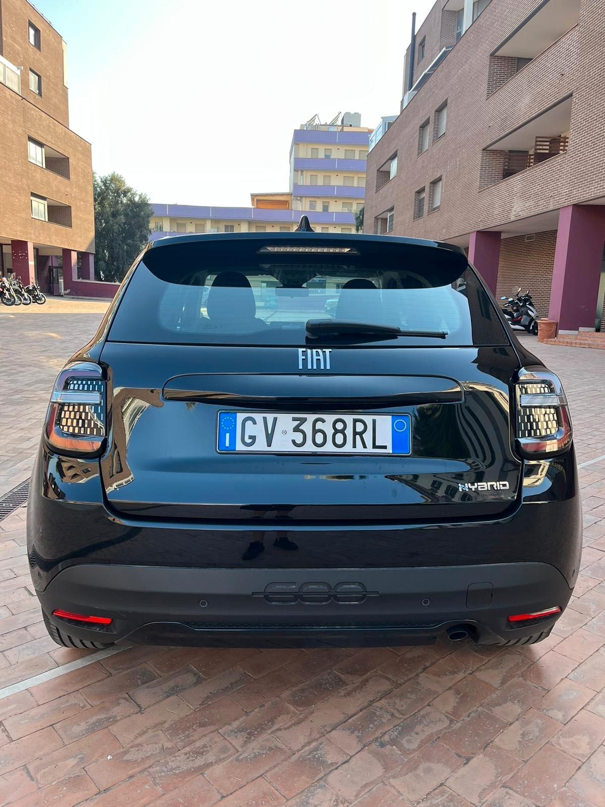 Fiat 600 Hybrid DCT MHEV La Prima TUA A NOLEGGIO GIORNALIERO - MENSILE - LUNGO TERMINE
