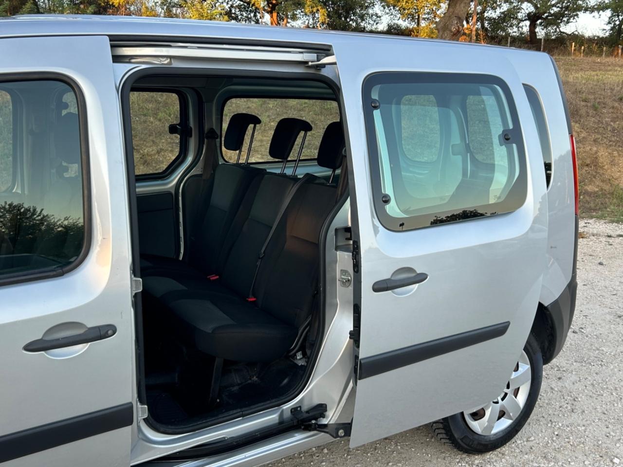 Renault Kangoo 1.5 dCi 5 posti Maxi Combi Ice neopatentati