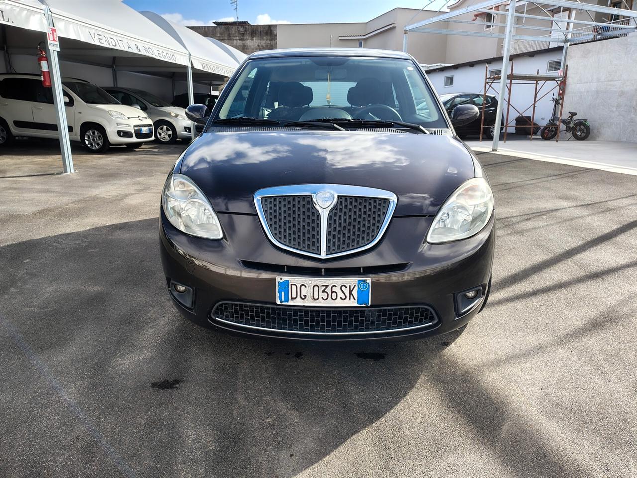Lancia Ypsilon 1.3 MJT 75 CV Platino