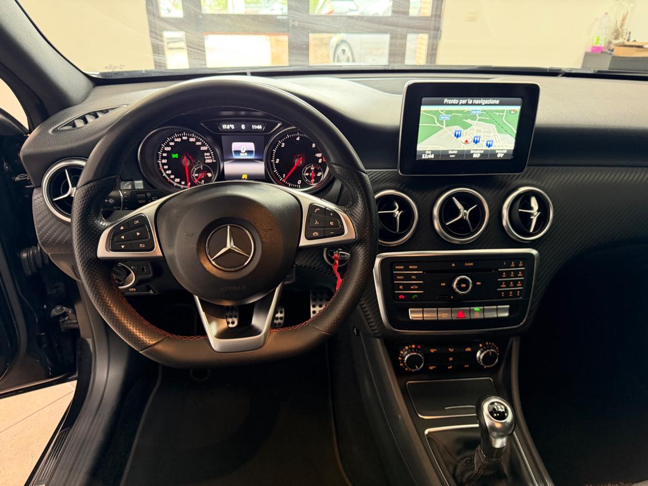 Mercedes-benz A 180 d Premium AMG