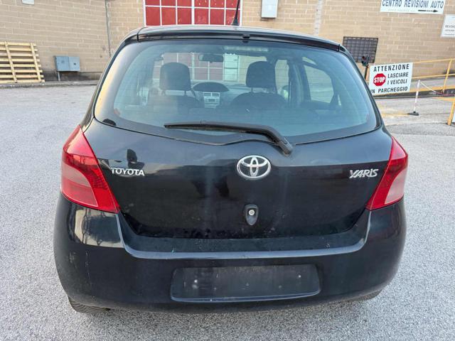 TOYOTA Yaris 1.0 5p Sol senza nessun lavoro da fare
