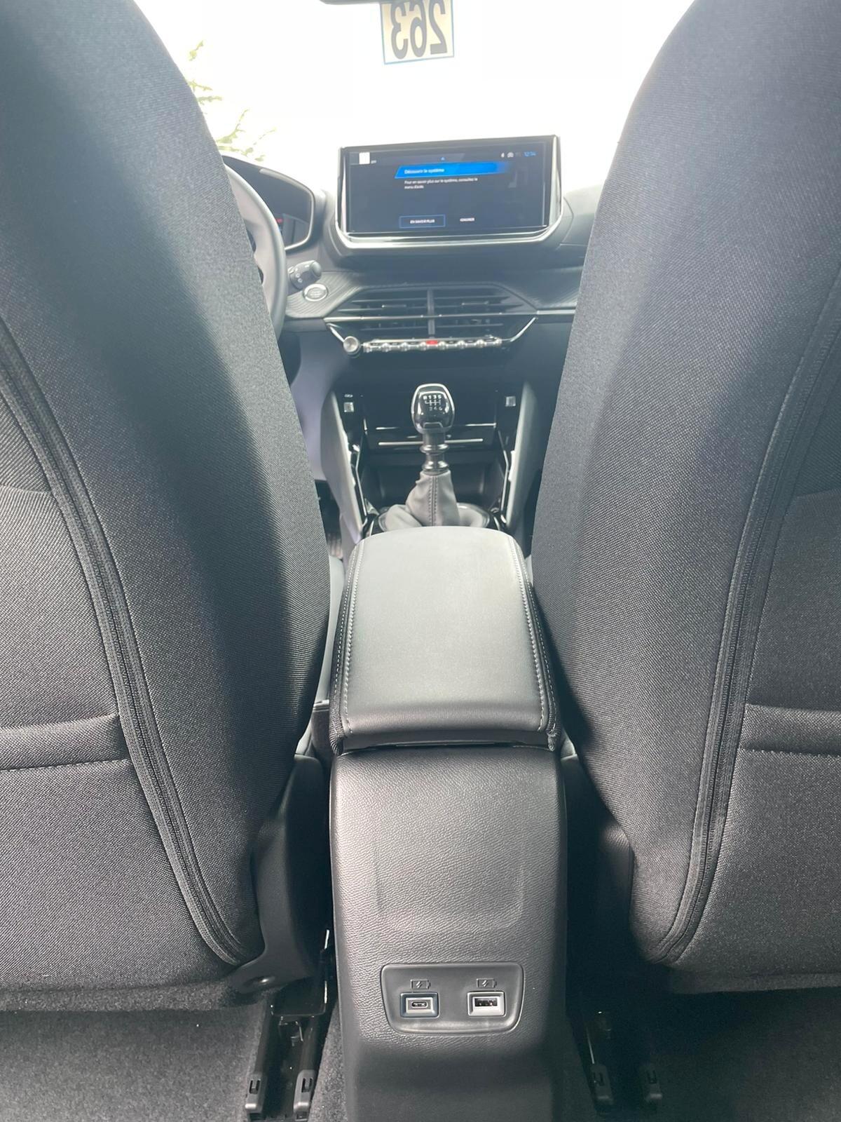 Peugeot 2008 1.2 allure benzina 100cv Nuova di Fabbrica