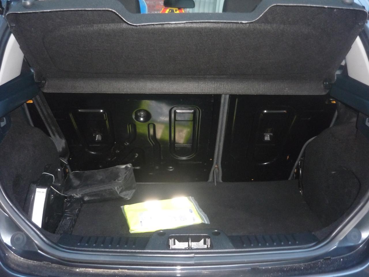 Ford Fiesta 1.4 5 porte Bz.- GPL Titanium