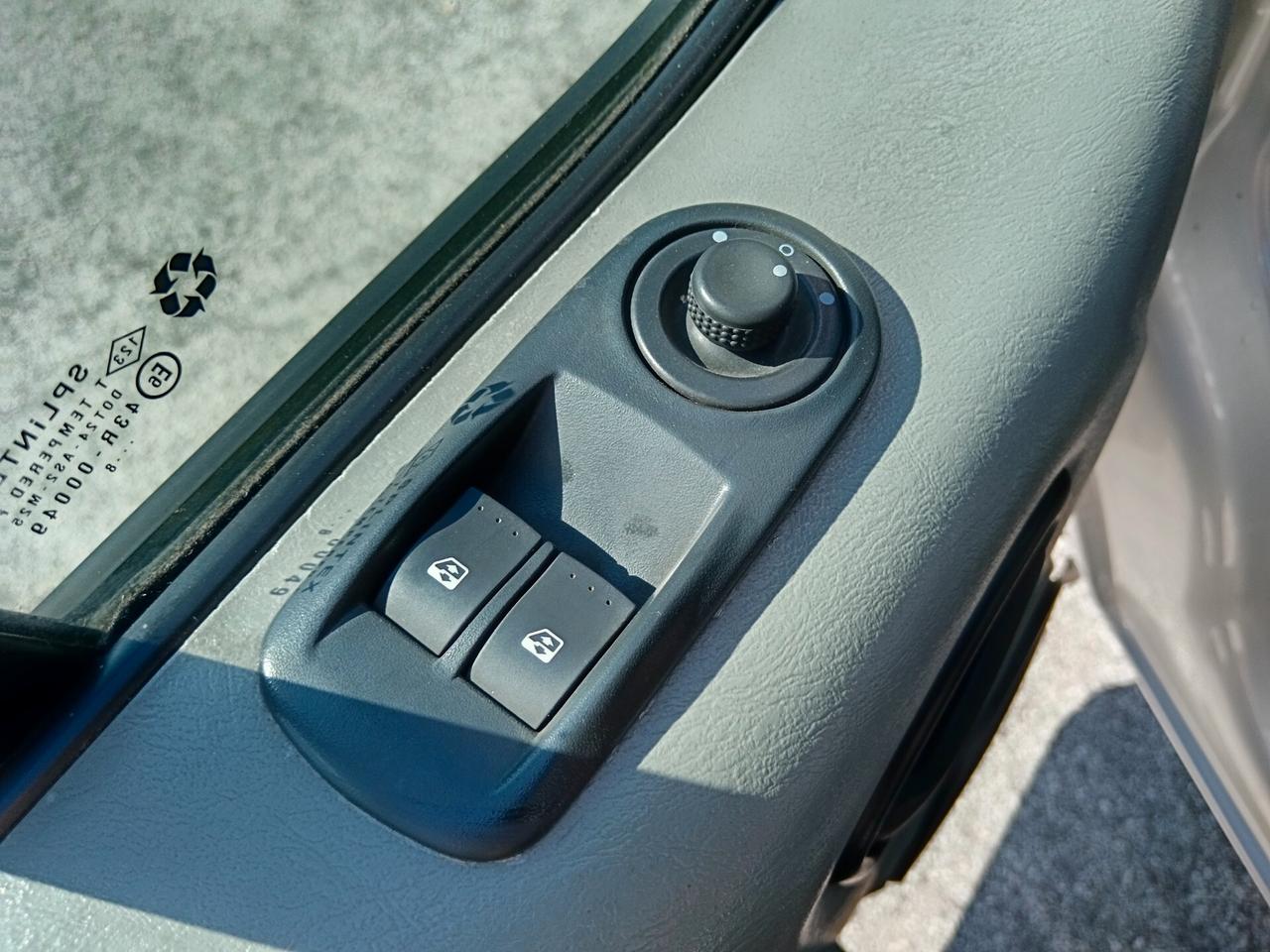 Renault Trafic 2.0 DCI 115CV AUTOCARRO 6 POSTI