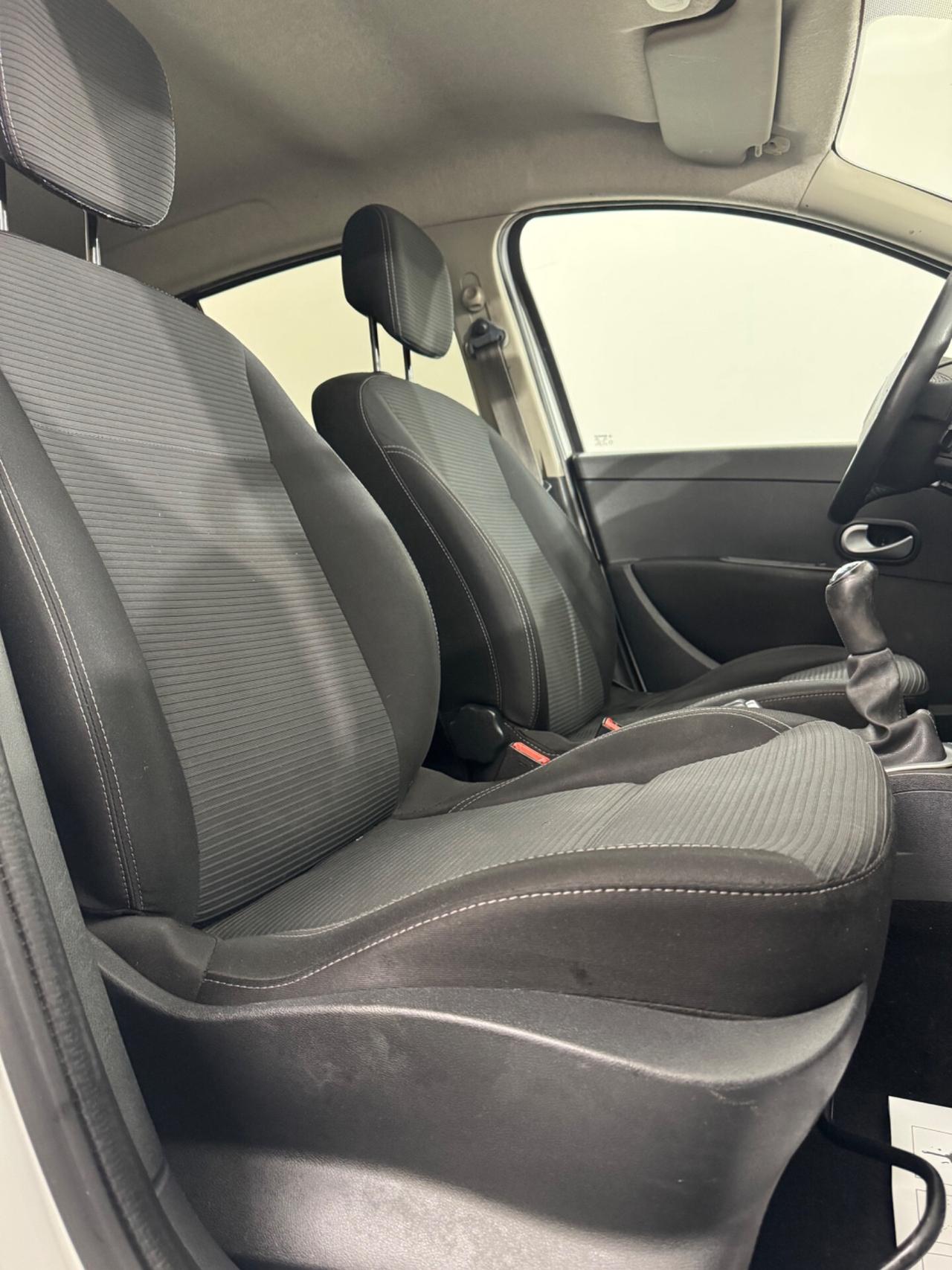 Renault Clio 1.5 dCi 90CV *NEOPATENTATI-NAVIGATORE*