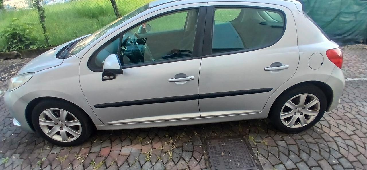 Peugeot 207 1.6 HDi neopatentati