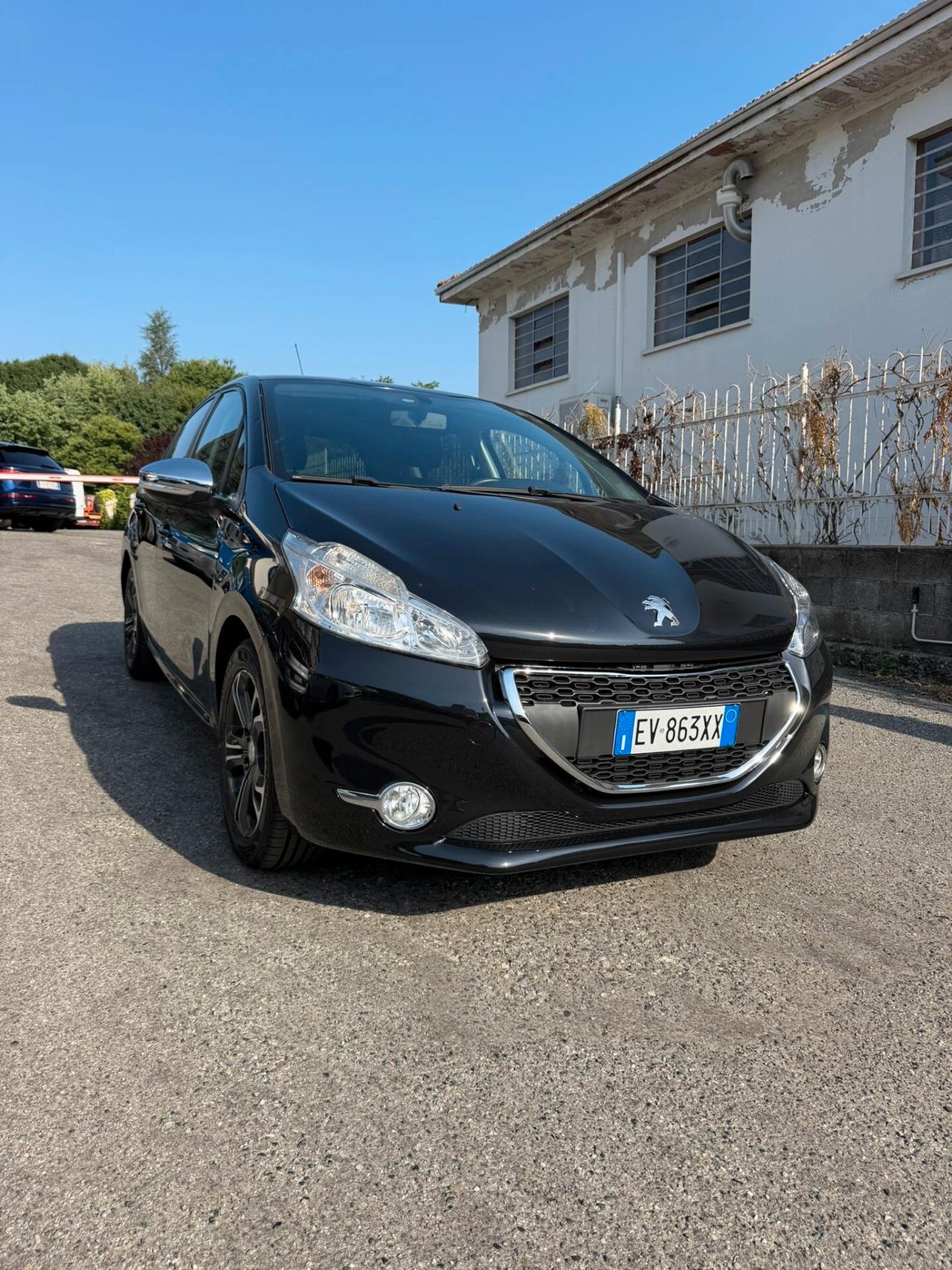 Peugeot 208 1.4 HDi 68 CV 5 porte Active Neopatentati