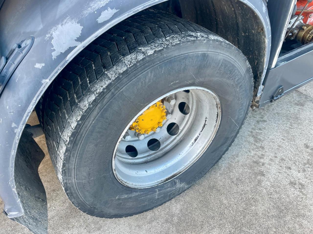 Volvo FL6-250 - CISTERNA TRASPORTO CARBURANTE CON POMPA CONTALITRI