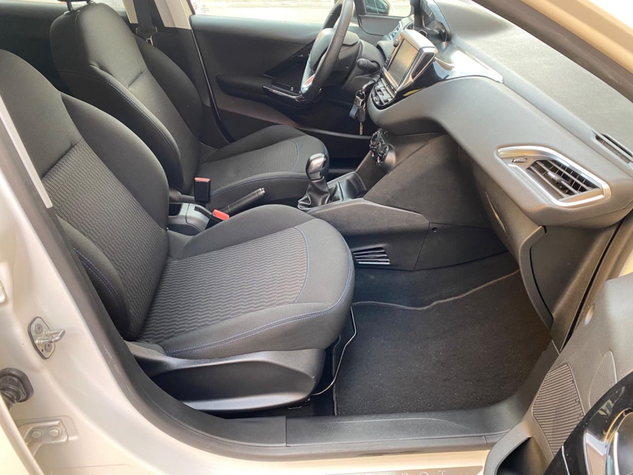 Peugeot 208 1.2 Benzina Signature