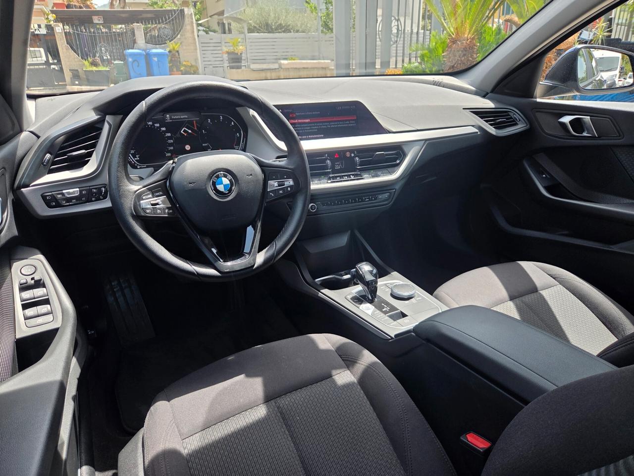 Bmw 1 F40 116d 5p. Business Advantage - 2020 DA VETRINA