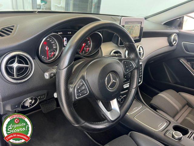 MERCEDES-BENZ CLA 200 d Automatic Sport - BERLINA -