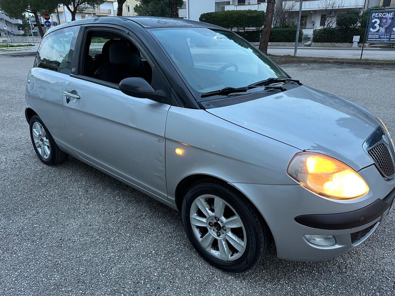Lancia Ypsilon 1.2 16v benzina 2006 neopatentati