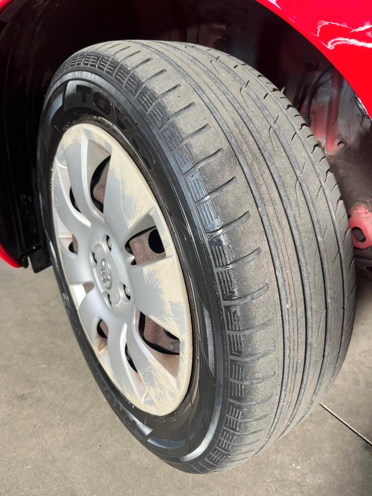 Toyota Yaris CARROZZERIA IMMACOLATA