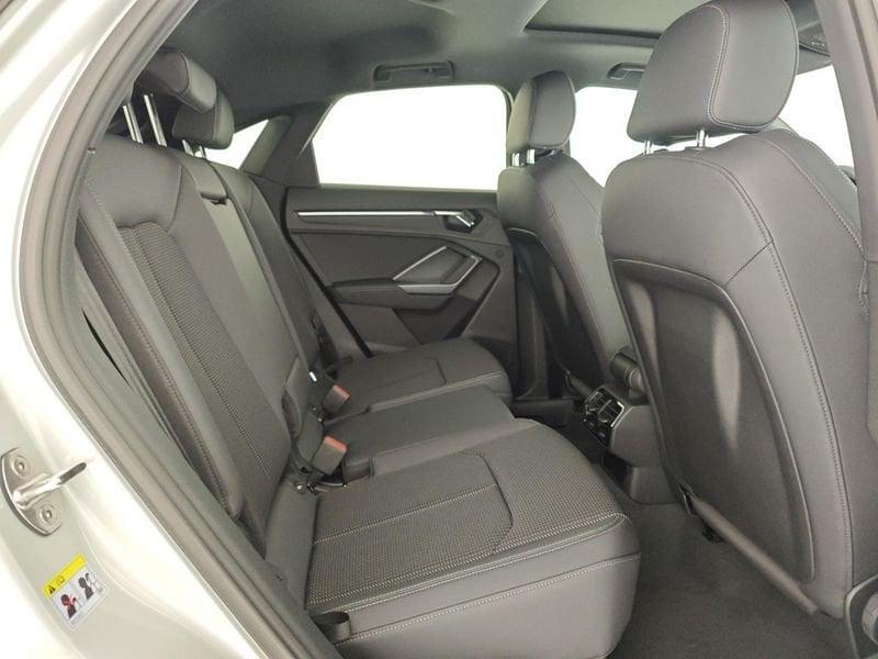 Audi Q3 SPB 40 TDI quattro S tronic Identity Black