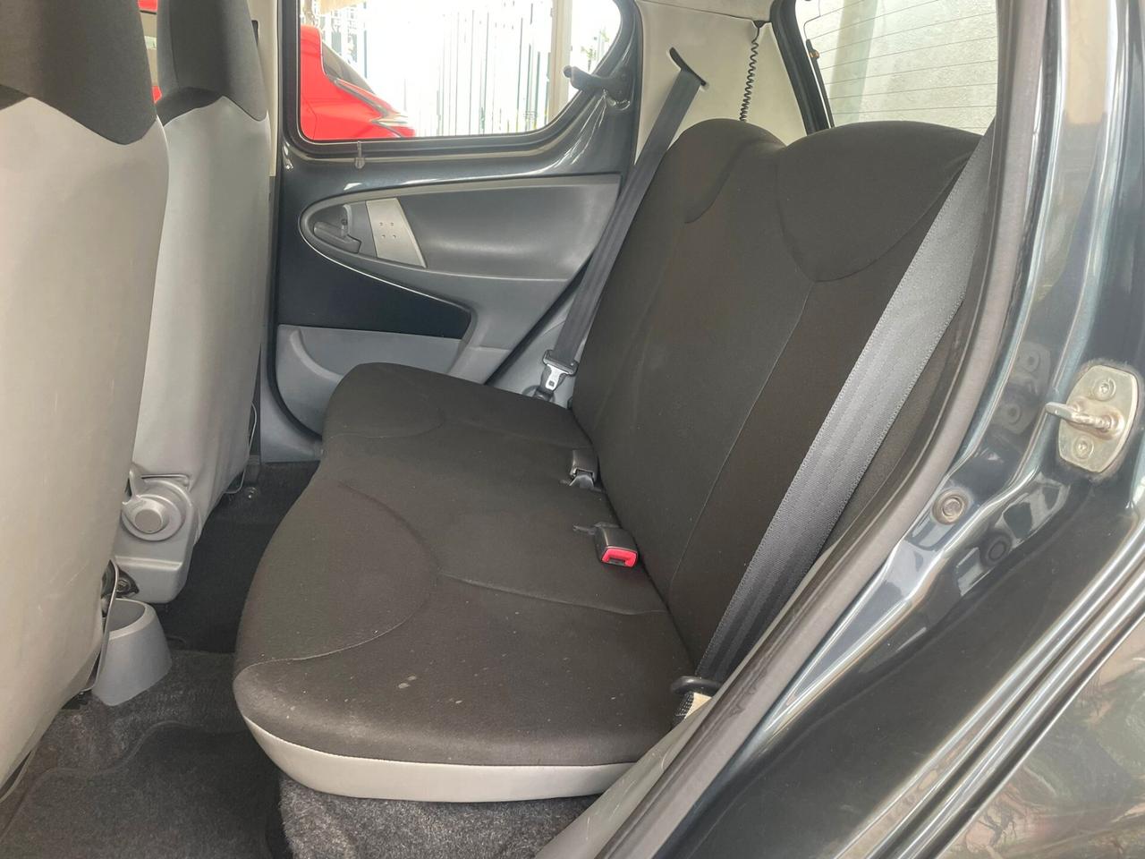 Toyota Aygo 1.0 12V VVT-i 5 porte Sol