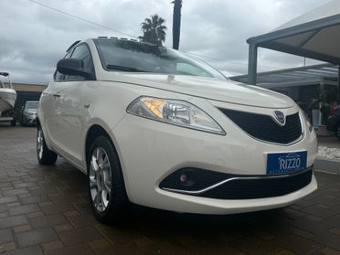 Lancia Ypsilon 1.2 69CV 5 porte Tetto Apribile Platinum