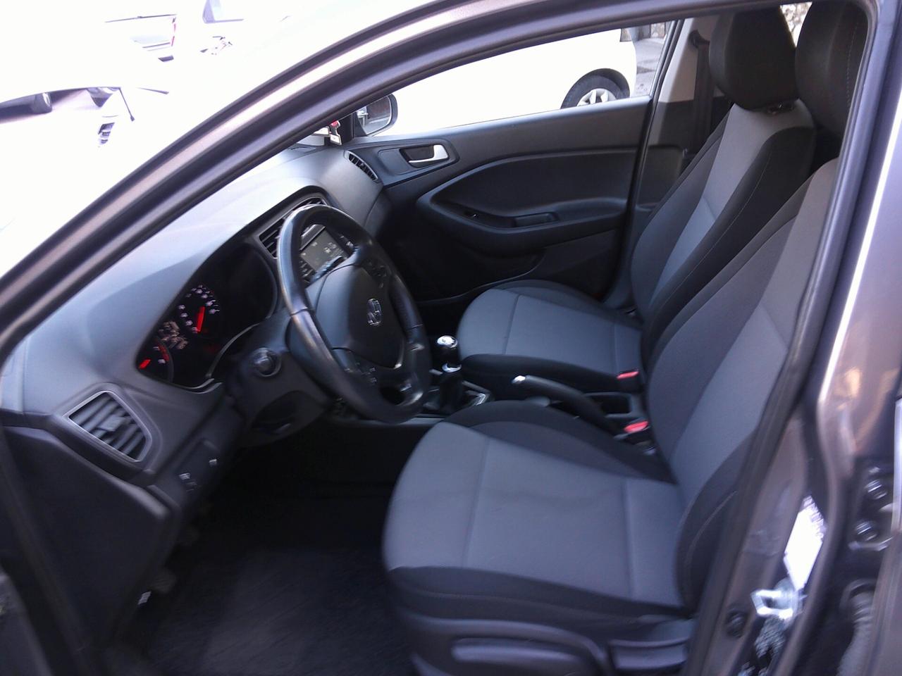 Hyundai i20 1.2 5 porte Tech 18