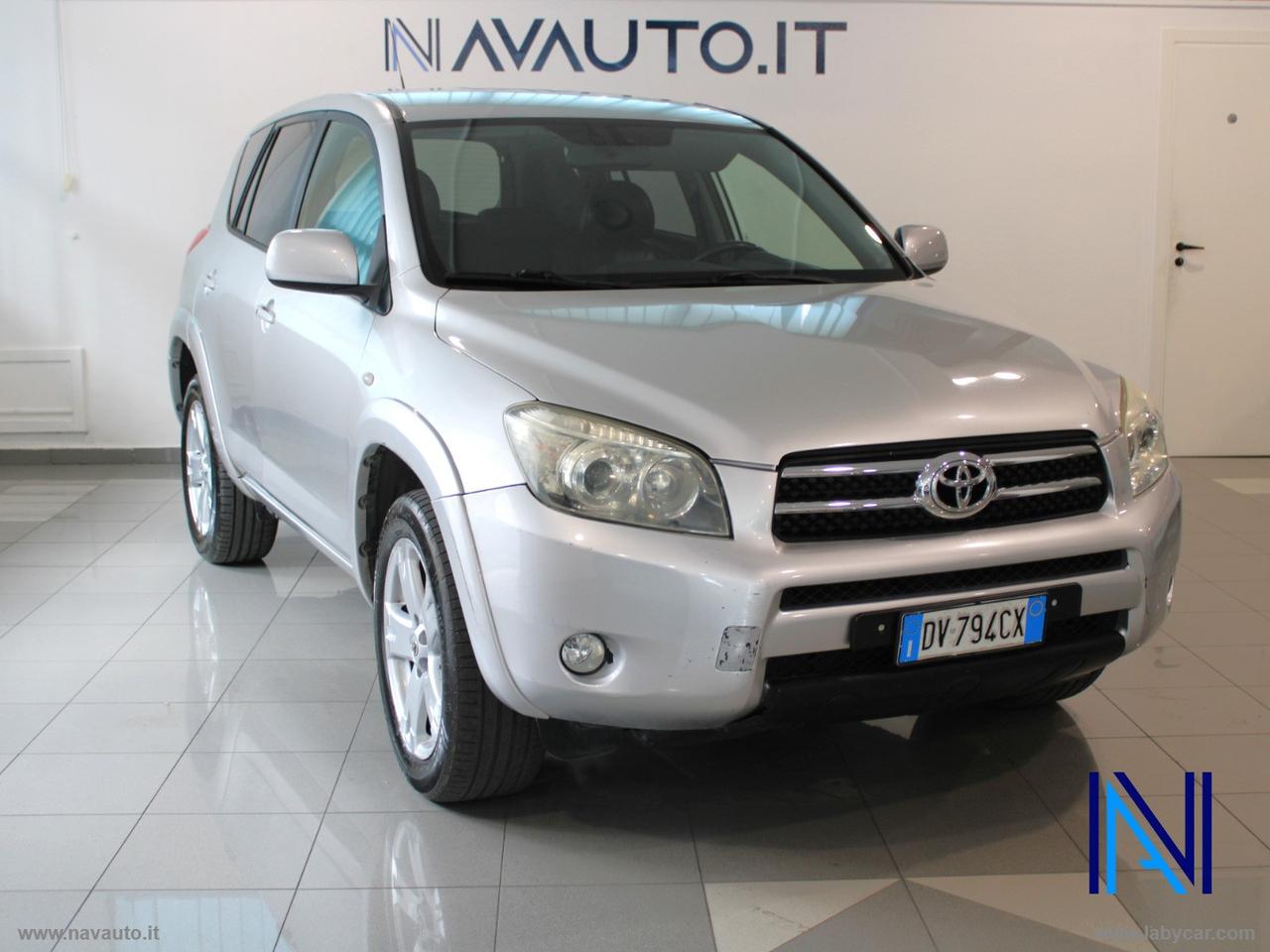 TOYOTA RAV4 2.2 D-4D 177 CV Luxury