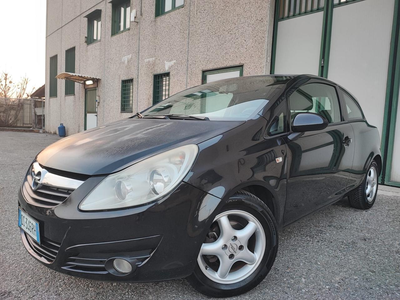 Opel Corsa 1.2 BENZINA AUTOMATICO NEOPATENTATI